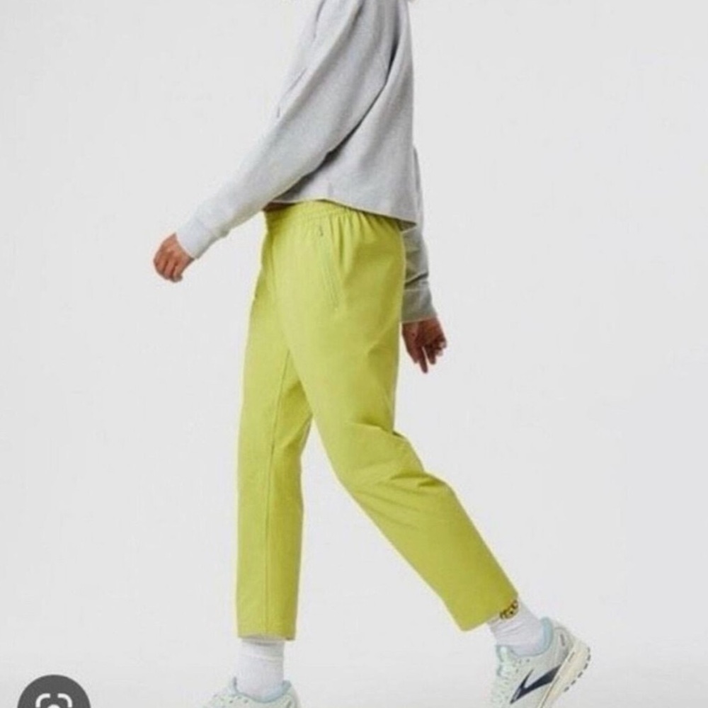 Outdoor Voices - RecTrek 26" Pant - Green Apple - M